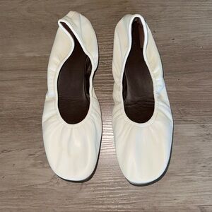 Reformation Bettie Ruched Ballet Flats White Leather Size 9